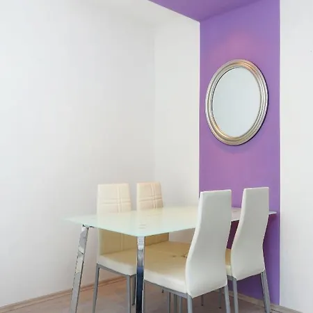 Apartments With Parking Space Omis - 10362