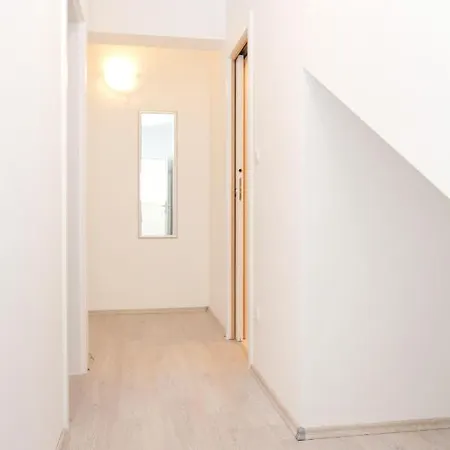 Apartments With Parking Space Omis - 10362 Apartman *